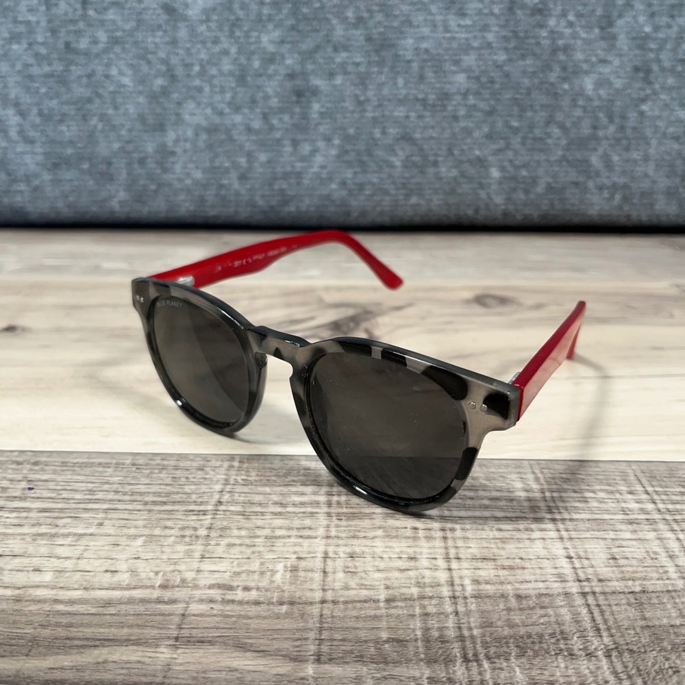 Blue Planet India Sunglasses Womens One Size Polarized Grey Marble Red BP19114